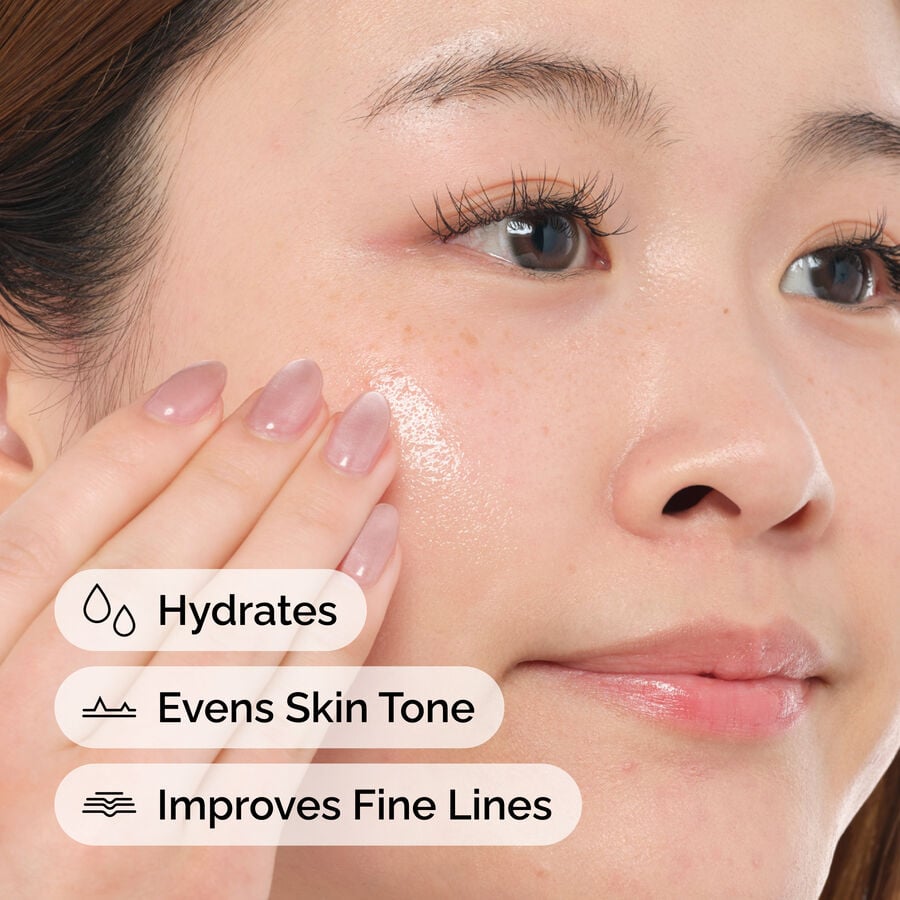 Application of the Retinol 0.2% in Squalane